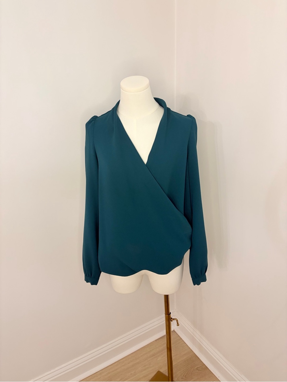 Sézane V-Neck Long Sleeve Blouse In Green Size FR38/US 6